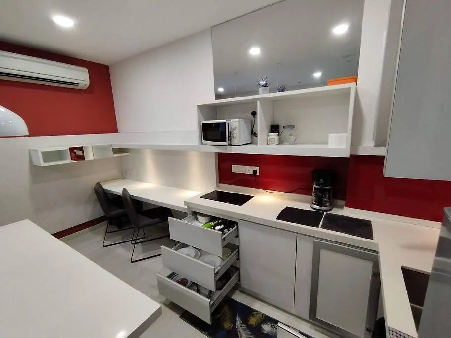 Perfectly For Couple & Family. Apartment George Town